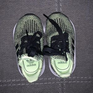 Adidas swift run sneakers